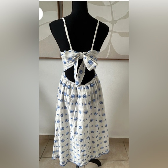Beautiful Brand New with tags classic nautical En Creme White and Blue dress - Picture 3 of 3